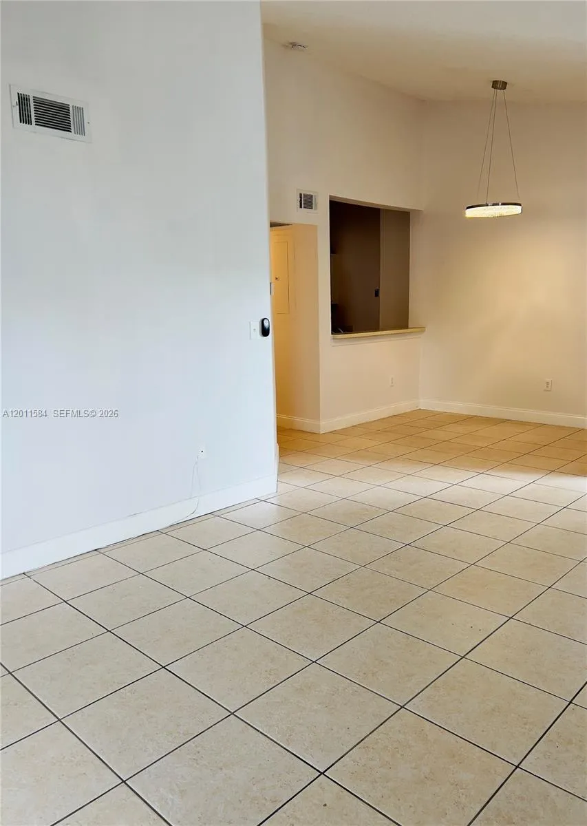 2880 N Oakland Forest Dr # 214, Oakland Park FL 33309
