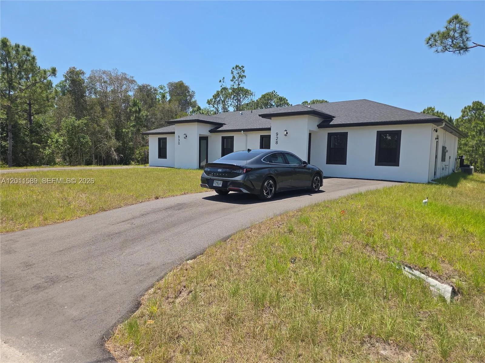928-930 Hepburn Ave, Lehigh Acres FL 33974
