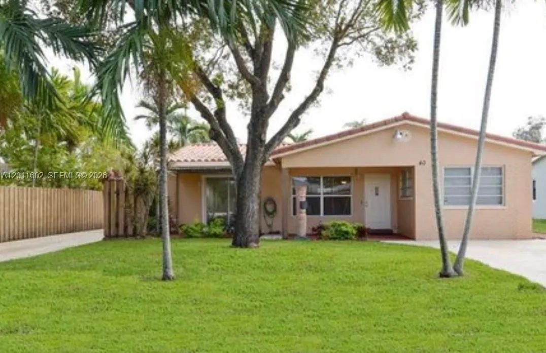 40 SE 8th St, Dania Beach FL 33004