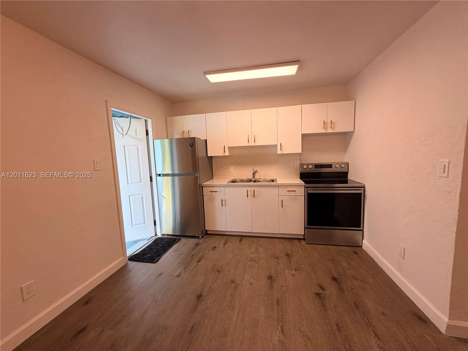 3021 NW 17th St, Fort Lauderdale FL 33311