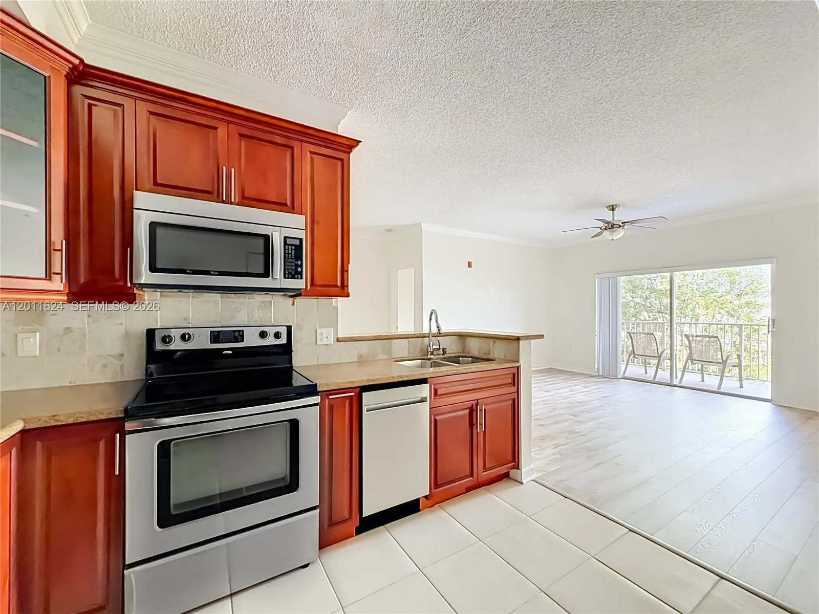 6968 SW 39th St # F205, Davie FL 33314
