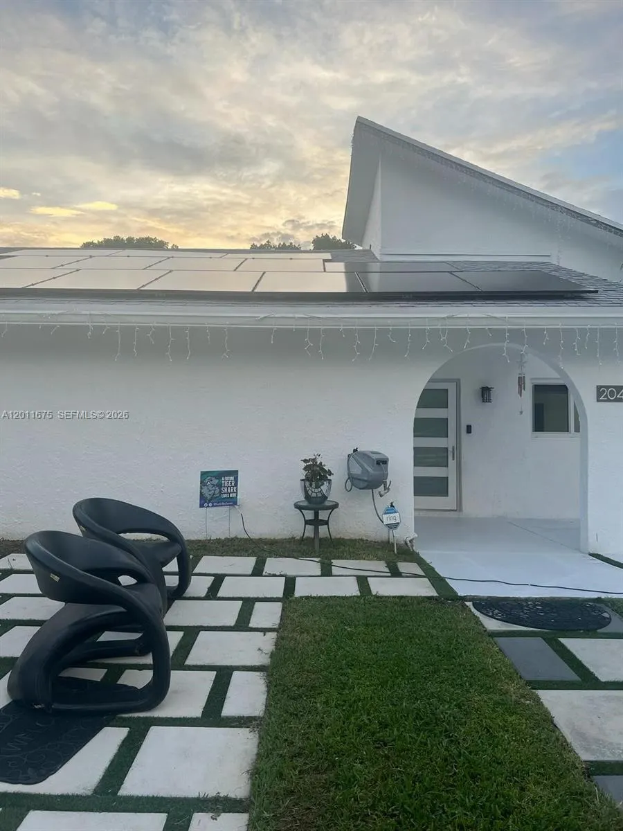 20420 SW 122nd Pl, Miami FL 33177