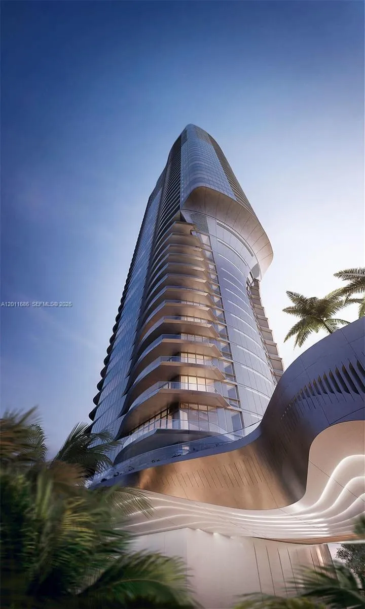 175 25 RD # 3303, Miami FL 33129