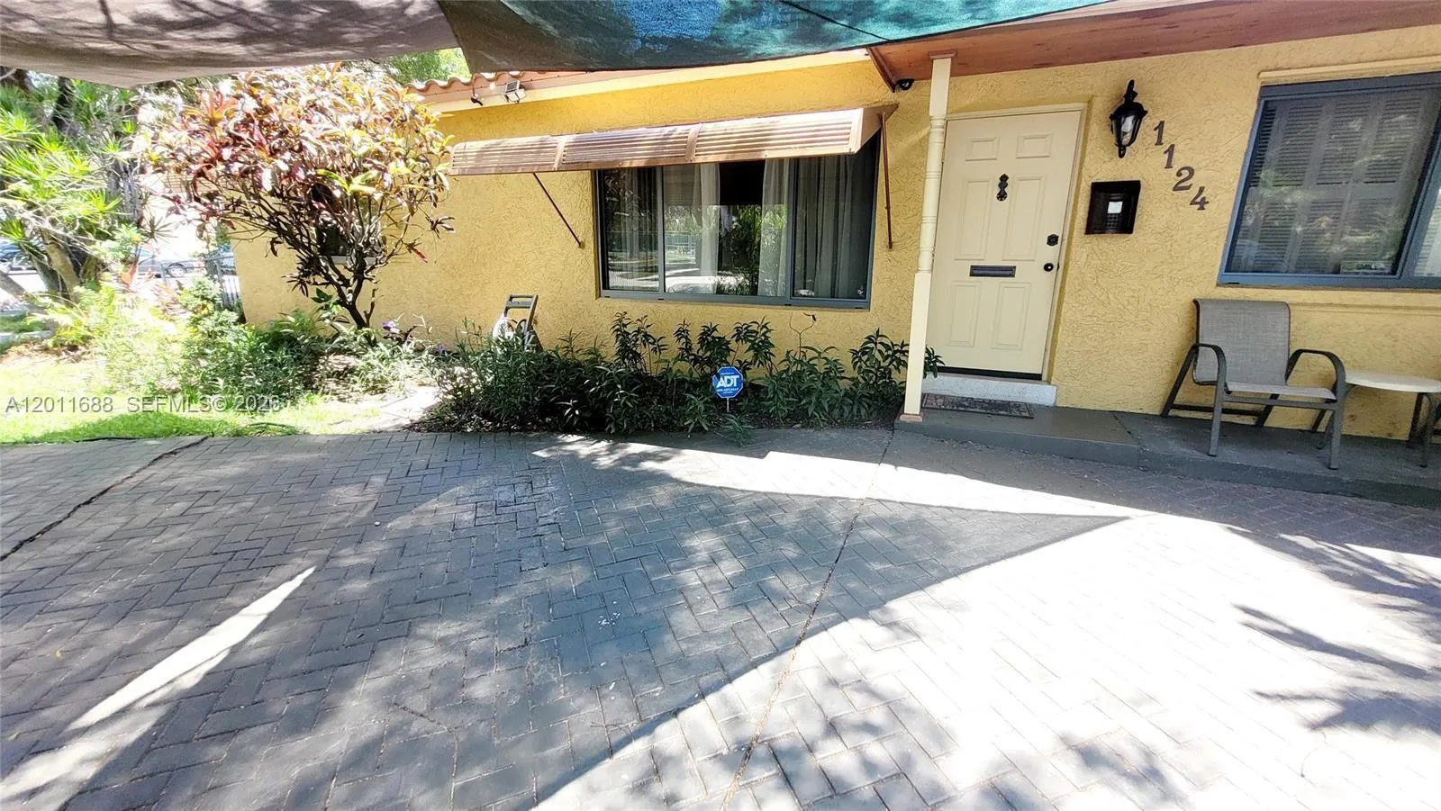 1124 NE 7th St, Hallandale Beach FL 33009