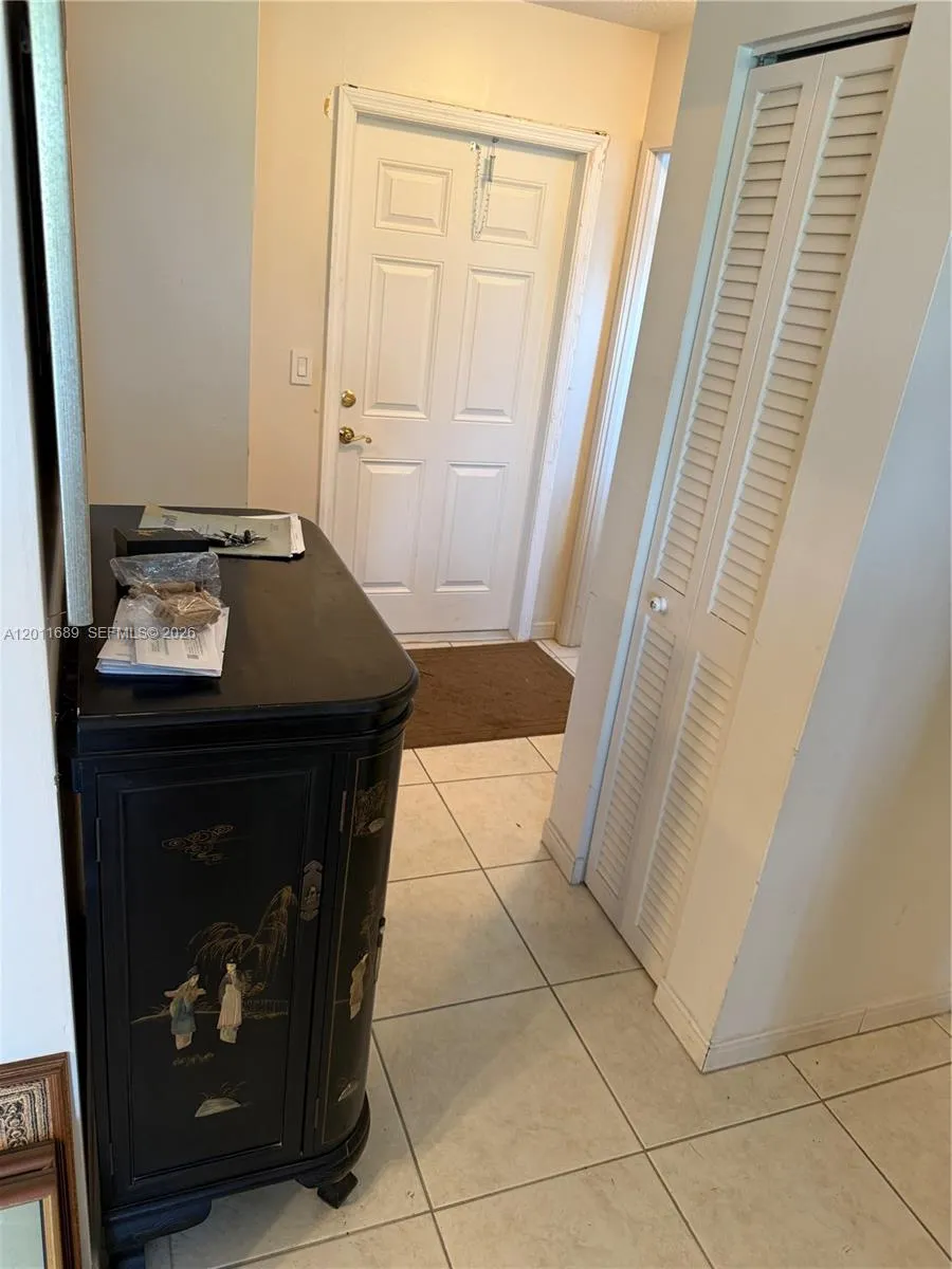 1 bedroom 1 bath for sale at 700 NE 14th Ave # 409, Hallandale Beach FL 33009
