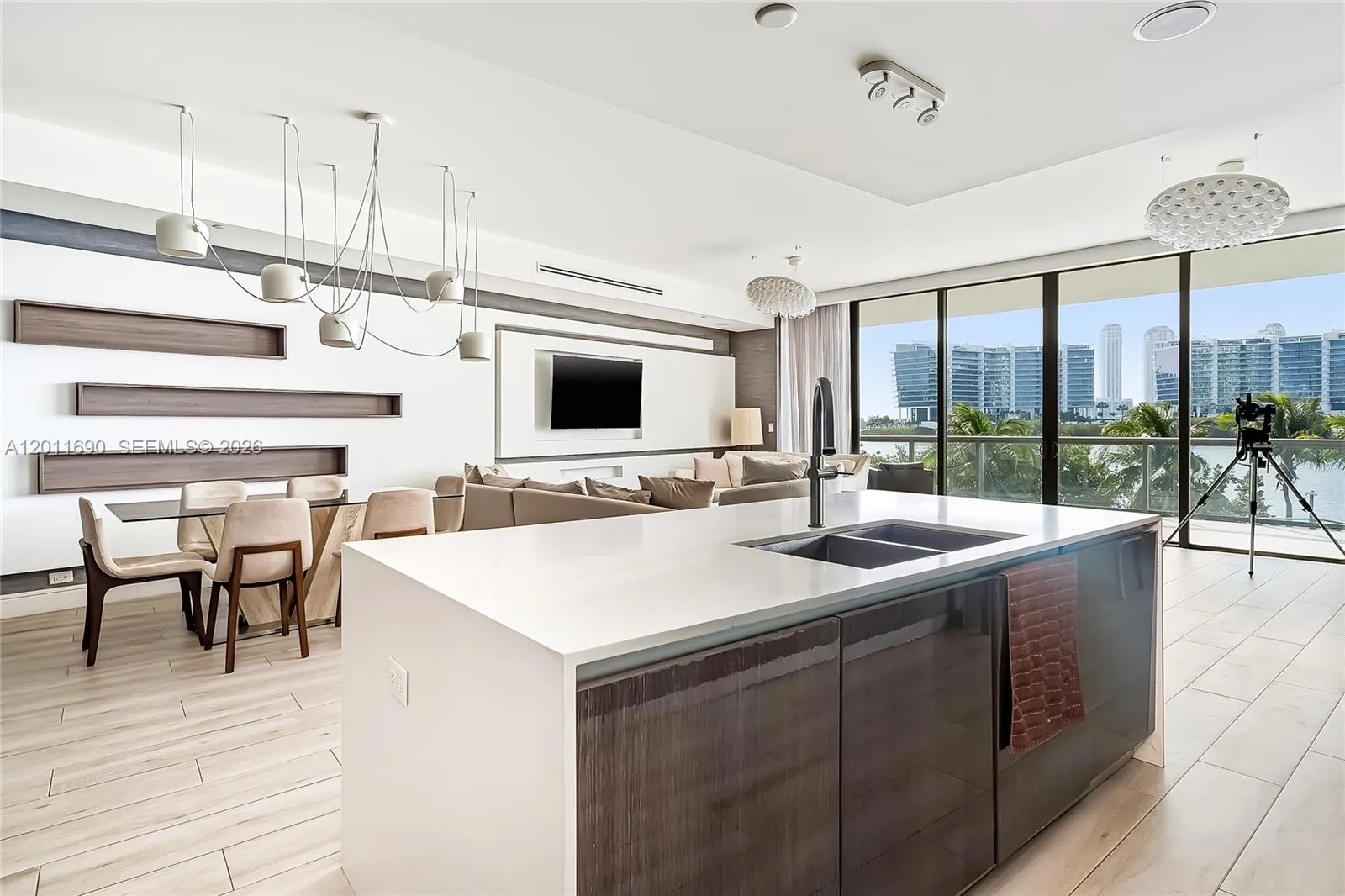 3300 NE 188th St # 216, Aventura FL 33180
