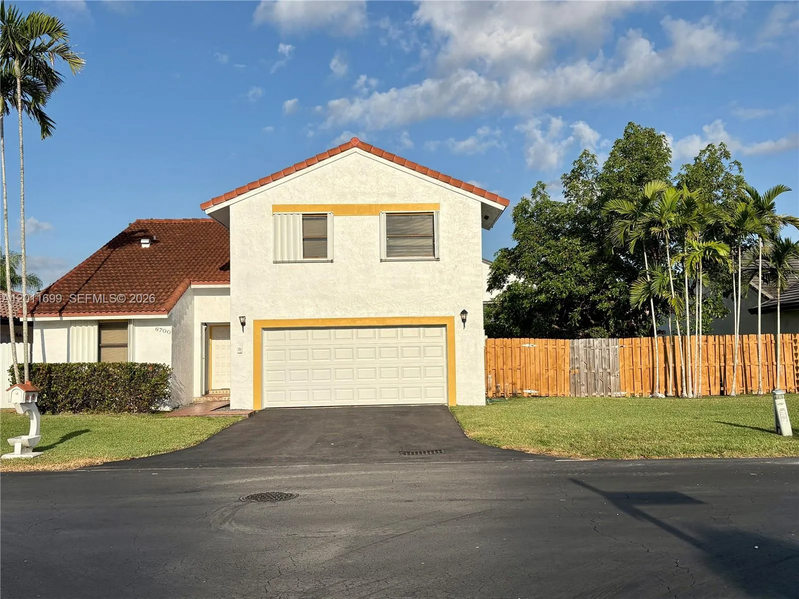 6700 SW 104th Ct, Miami FL 33173