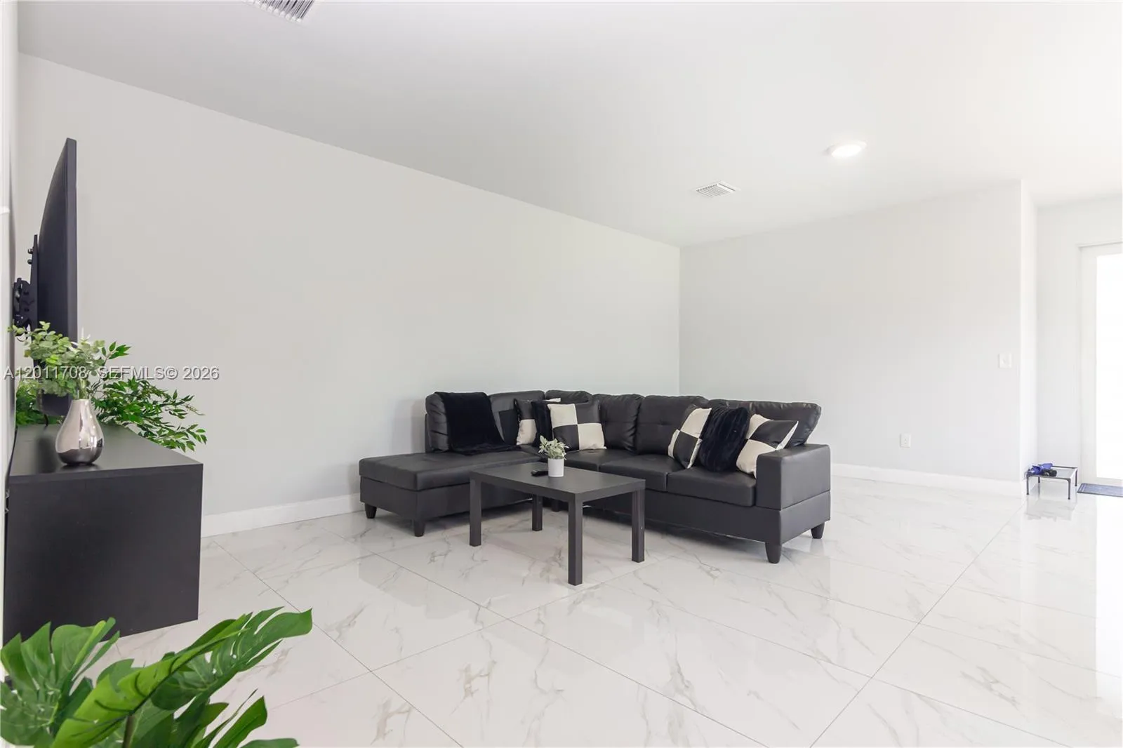 1968 NW 25th Ave # 1968, Miami FL 33125