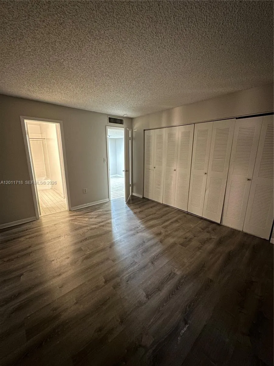 7160 NW 179th St # 309, Hialeah FL 33015