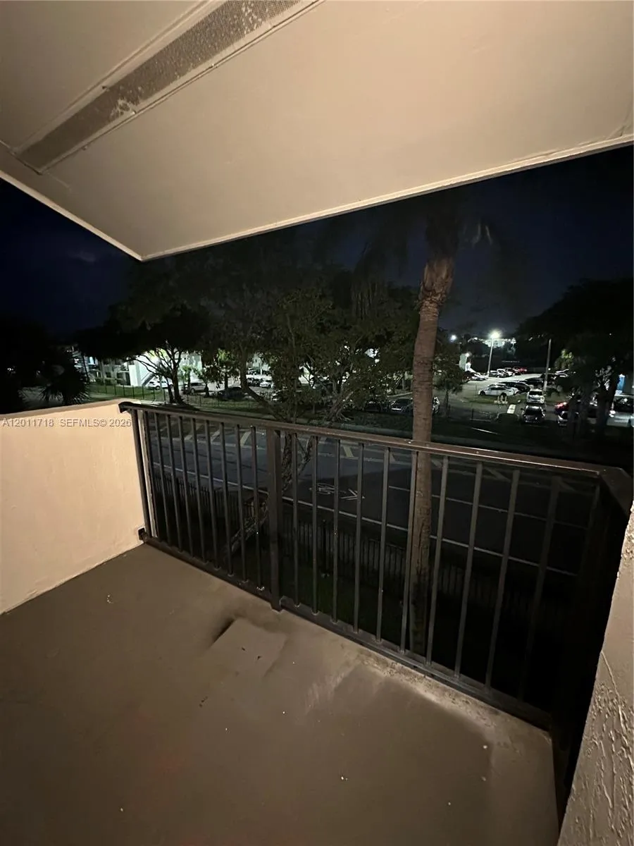 7160 NW 179th St # 309, Hialeah FL 33015