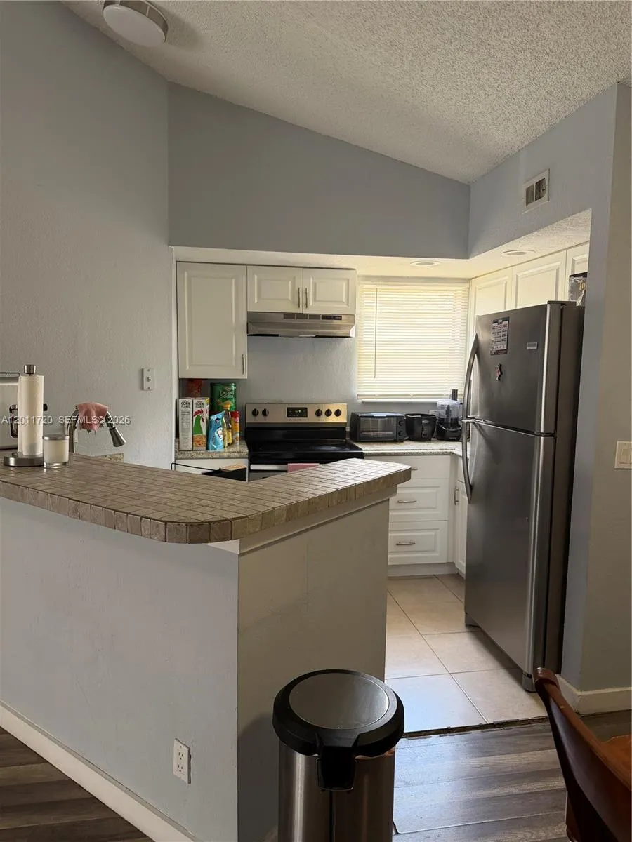1306O0 VISTA ISLES DRIVE # 221, Sunrise FL 33325