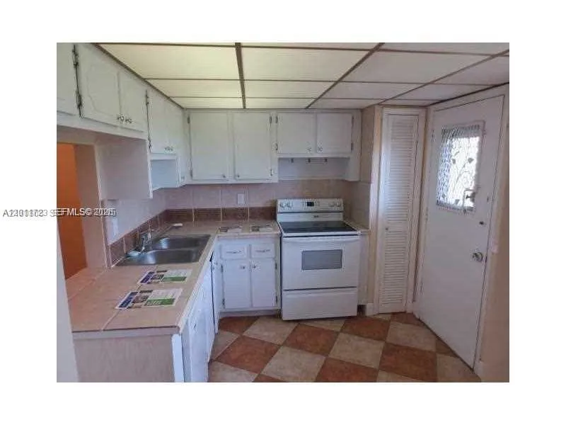 1351 NE 191st St # E311, Miami FL 33179