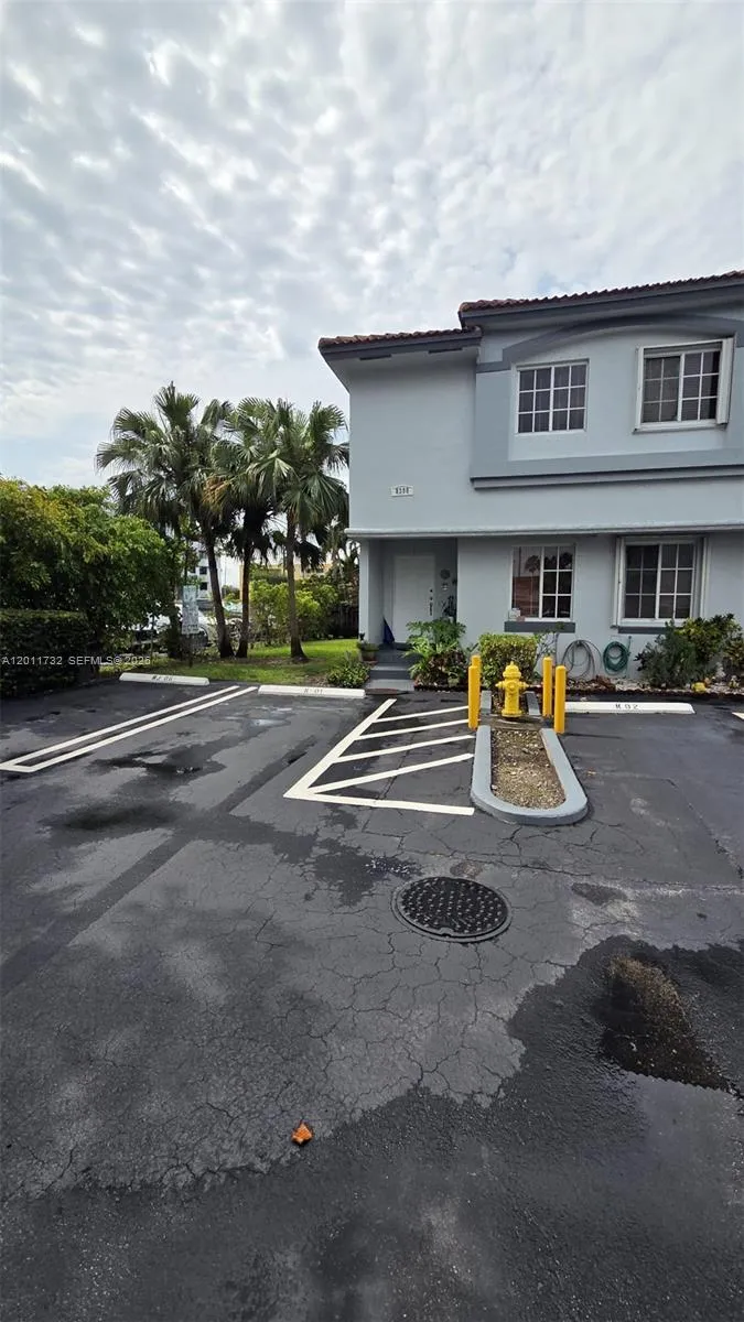 8300 NW 10th St, Miami FL 33126