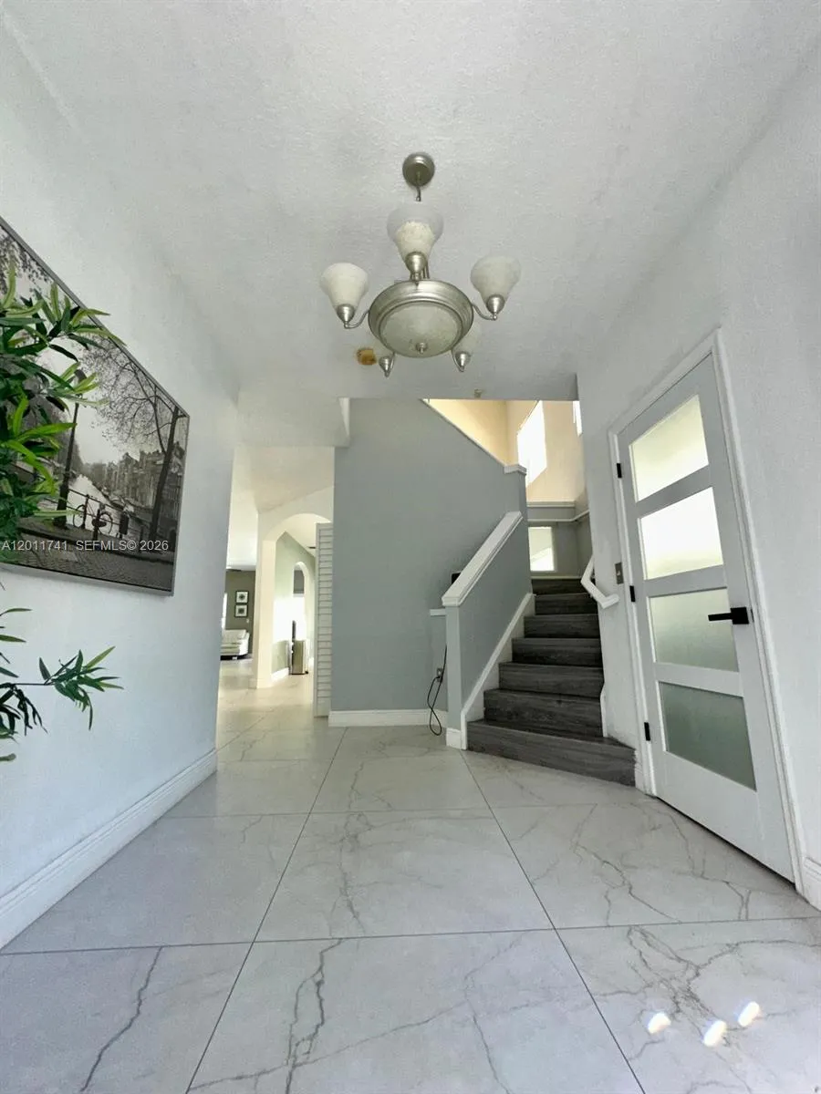 1113 NW 97th Dr, Coral Springs FL 33071