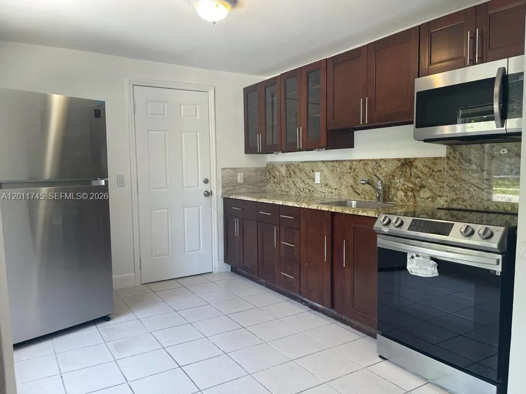 5800 Taylor St # 1, Hollywood FL 33021