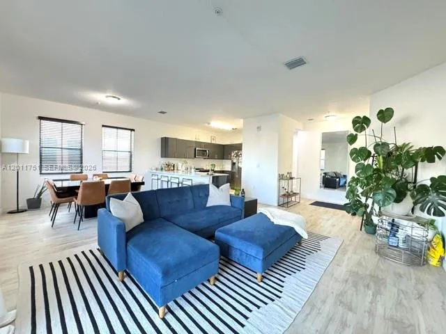 15650 SW 136th St # 101, Miami FL 33196
