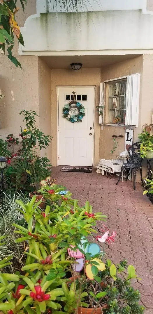 6200 NW 74th Ct, Parkland FL 33067