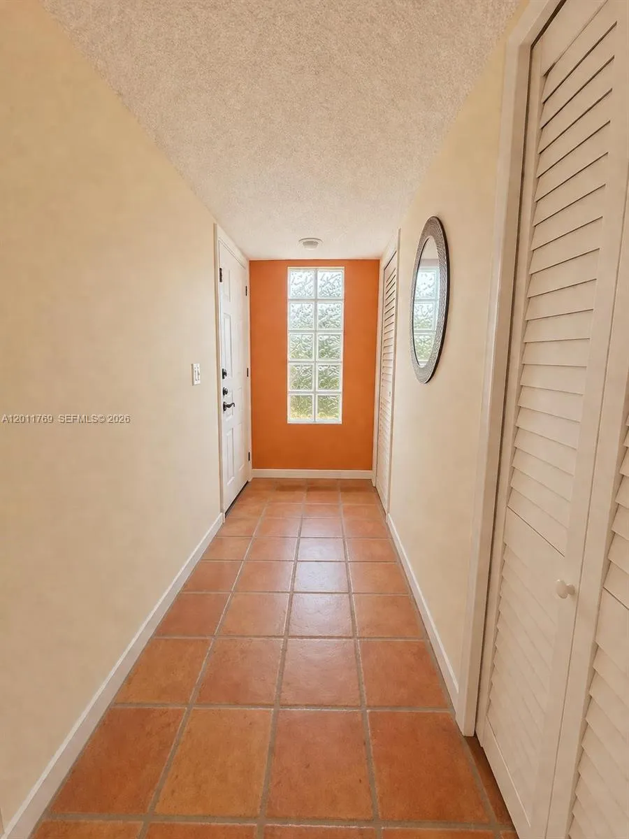 286 Racquet Club Rd # 204, Weston FL 33326