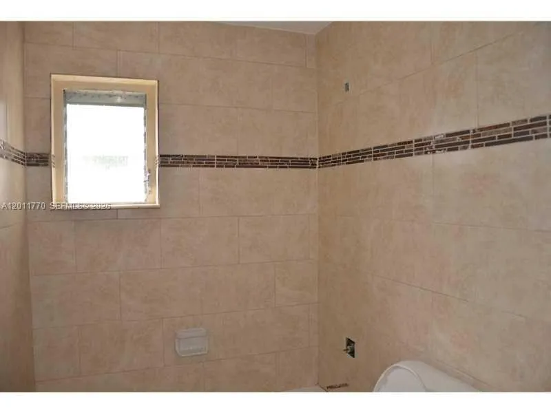 5720 SW 36th Ct, Davie FL 33314