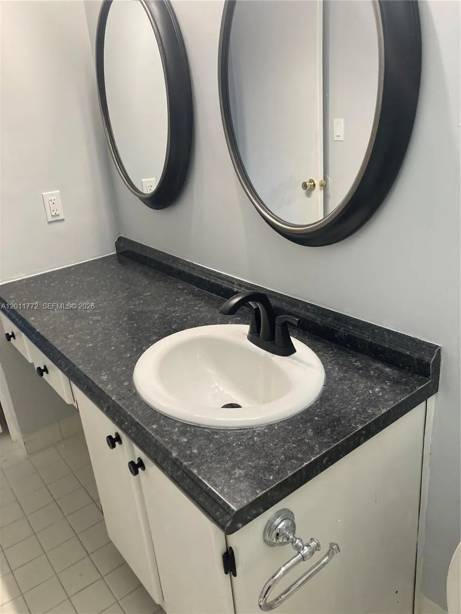3000 NE 16th Ave # 405, Oakland Park FL 33334