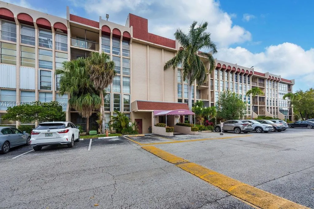 2101 Atlantic Shores Blvd # 412, Hallandale Beach FL 33009