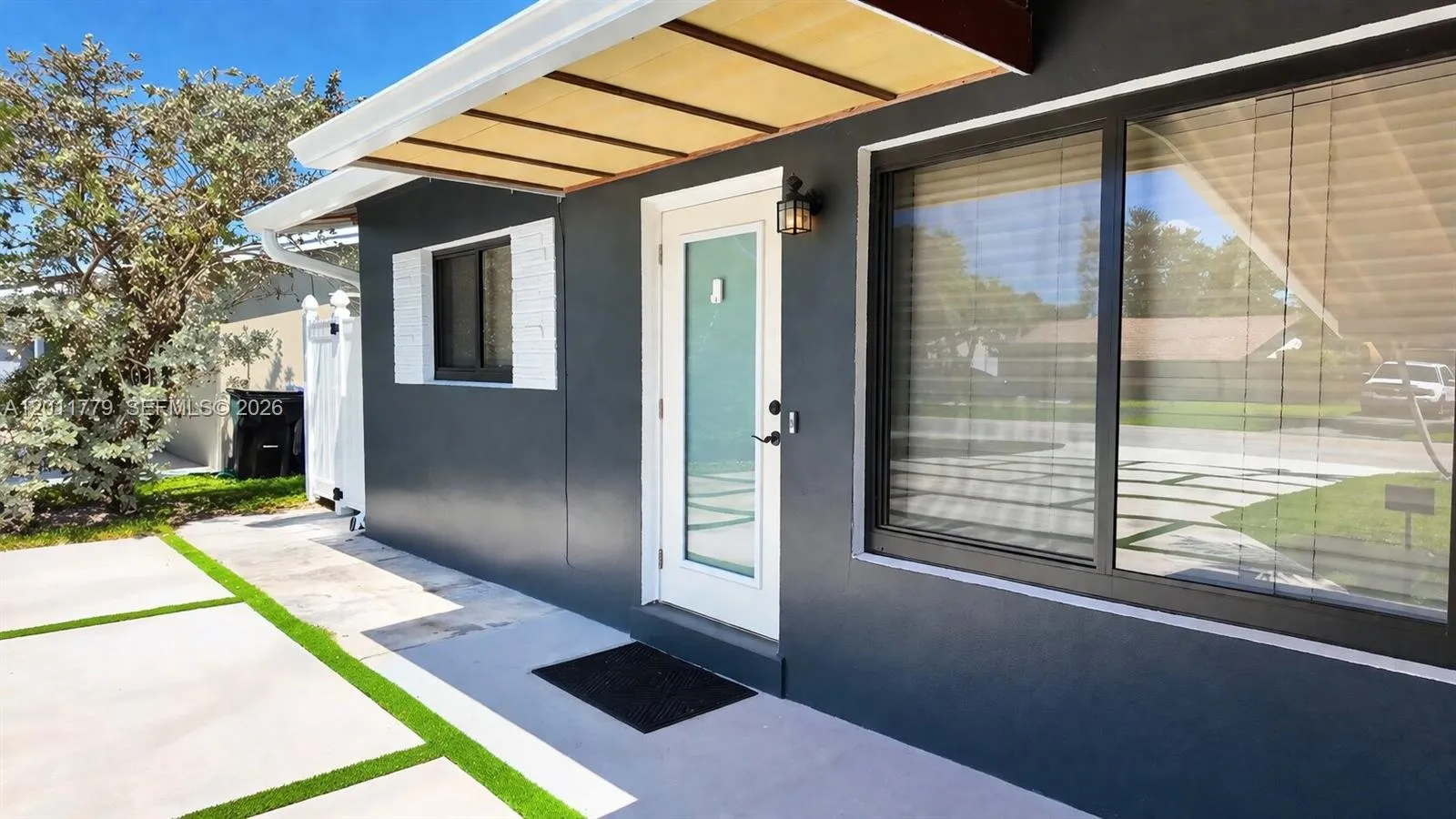 6701 Pershing St, Hollywood FL 33024