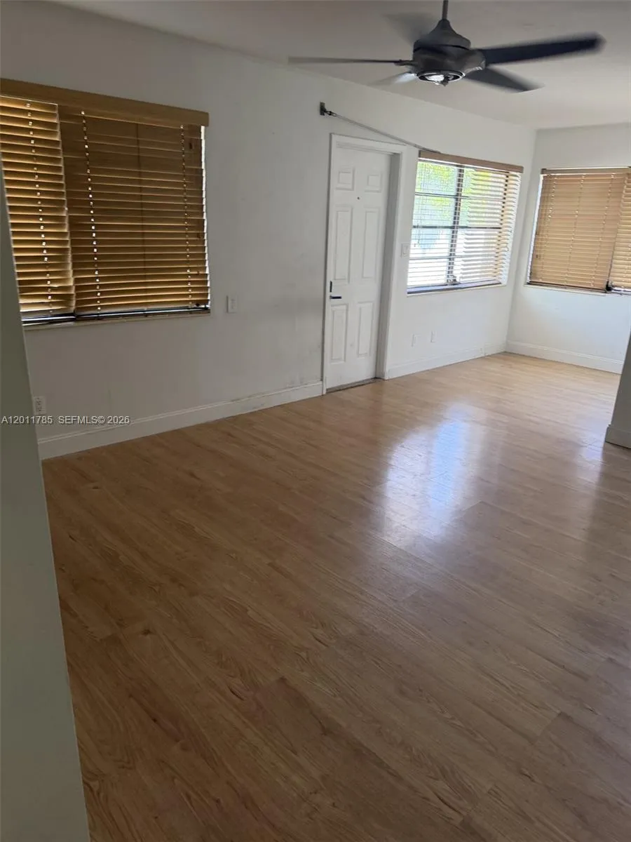1024 Tyler St, Hollywood FL 33019
