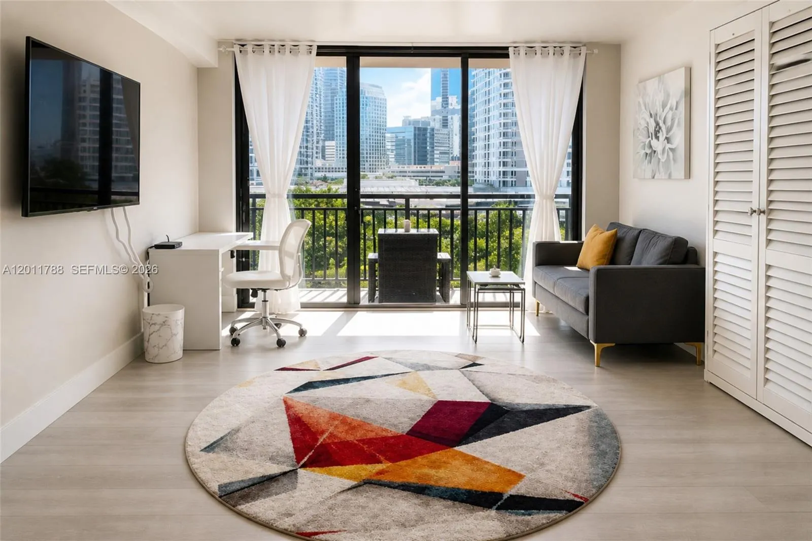 540 Brickell Key Dr # 813, Miami FL 33131