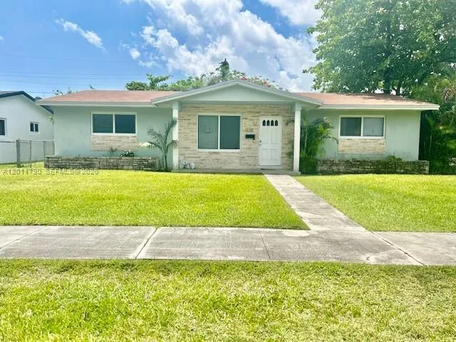 3 bedroom 2 bath for sale at 1328 Arthur St, Hollywood FL 33019