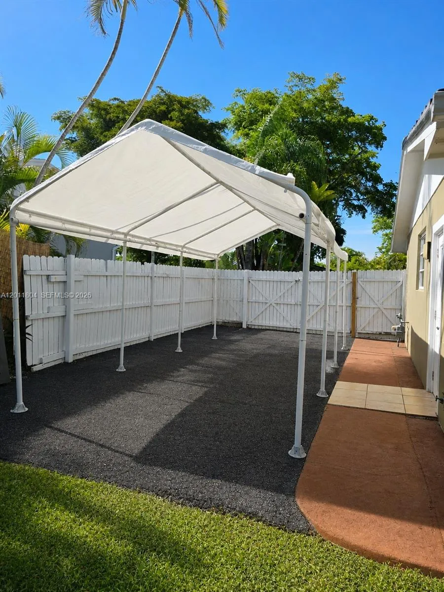14020 SW 83rd St, Miami FL 33183
