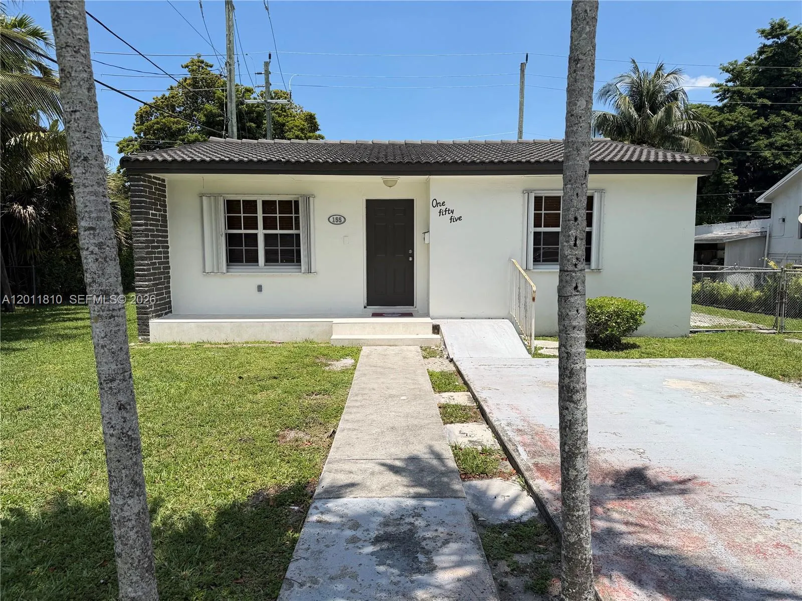 155 Nahkoda Dr, Miami Springs FL 33166
