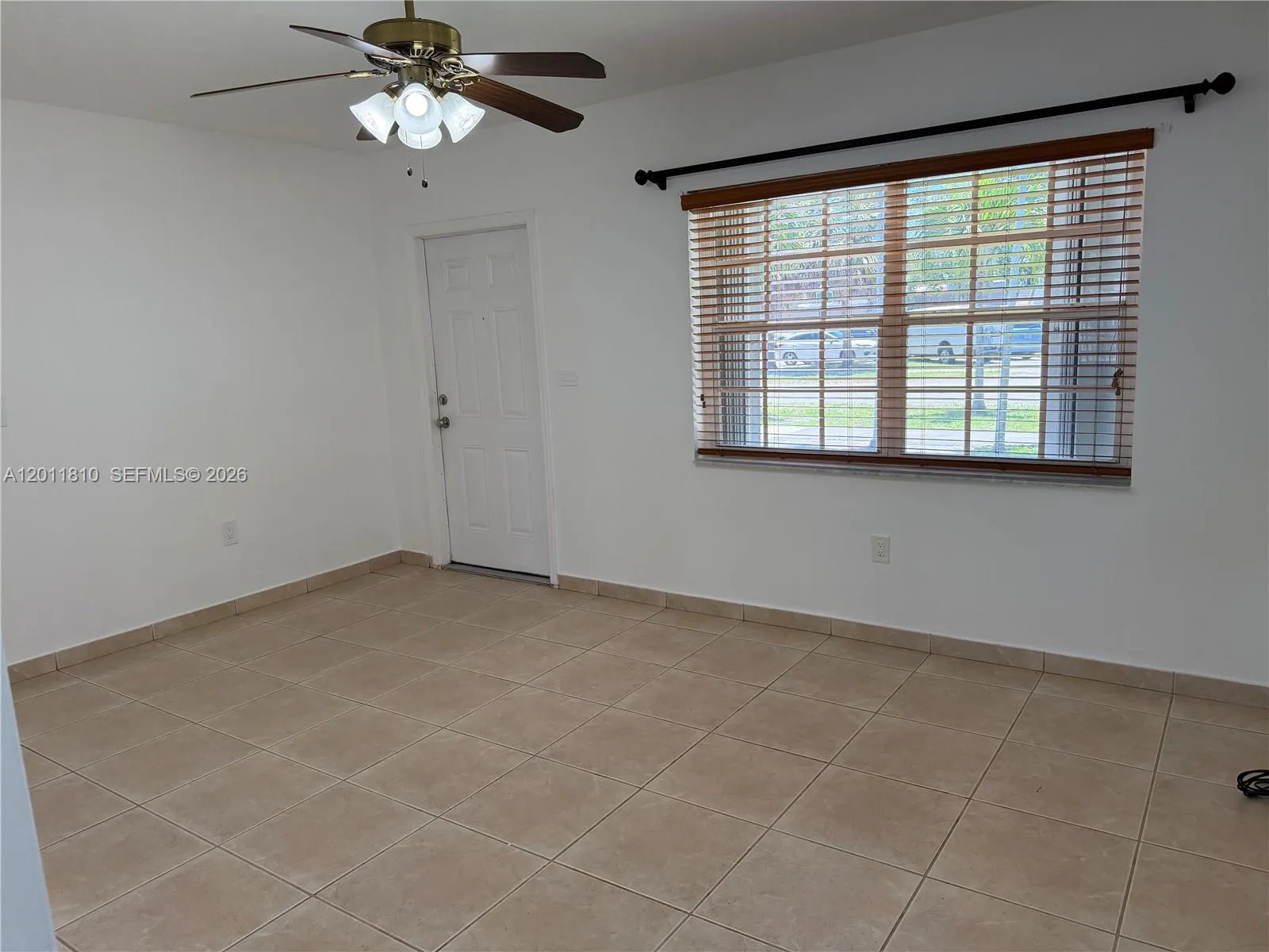 155 Nahkoda Dr, Miami Springs FL 33166