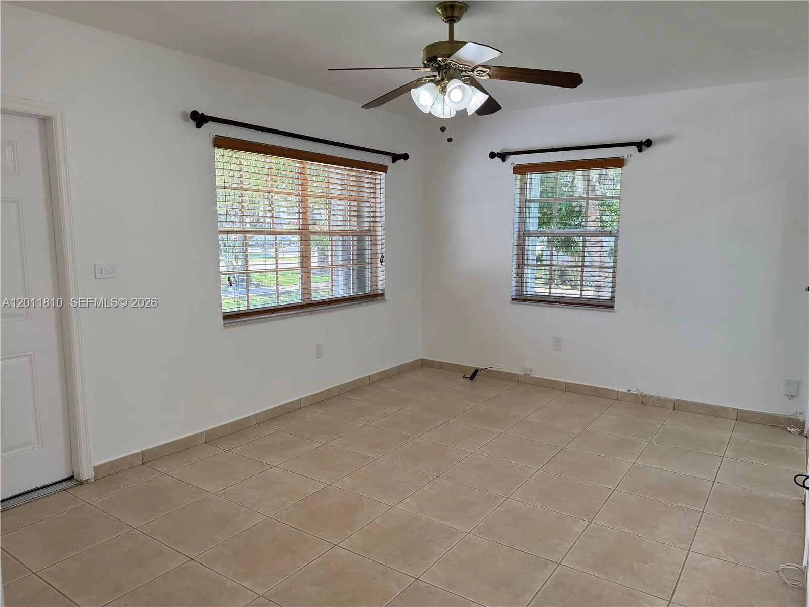 155 Nahkoda Dr, Miami Springs FL 33166