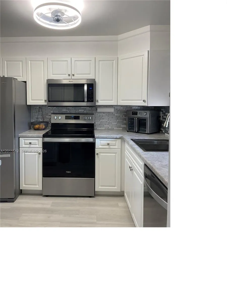 9350 Sunrise Lakes Blvd # 307, Sunrise FL 33322