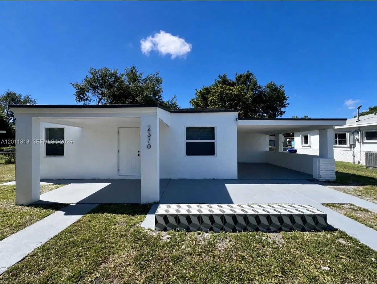 2370 NW 96th St, Miami FL 33147