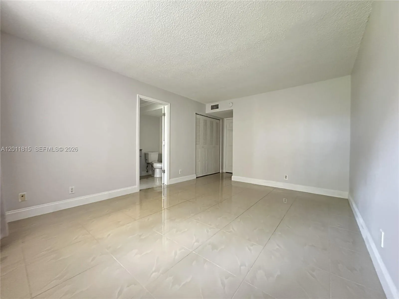 9370 SW 8th St # 107, Boca Raton FL 33428