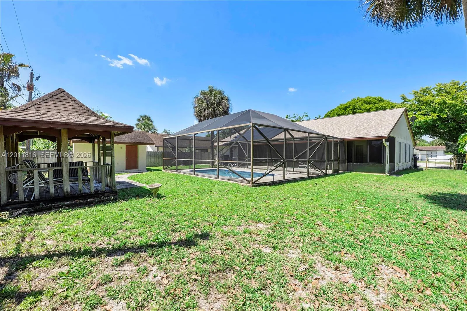 694 Dixie Ln, West Palm Beach FL 33415
