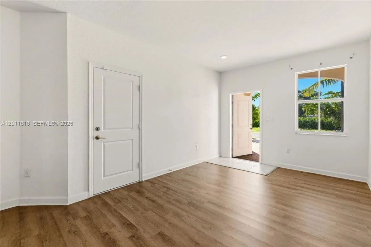 12865 NW 24th Ave, Miami FL 33167