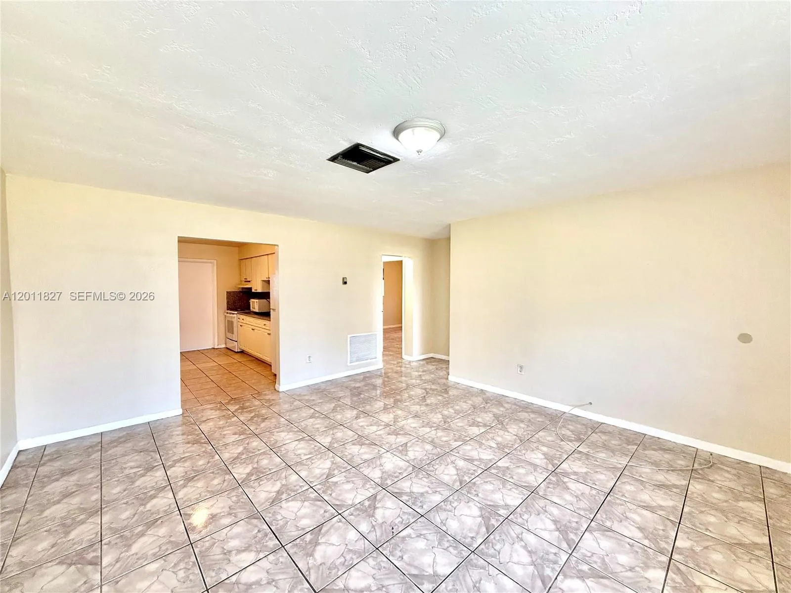1970 NW 104th St # 1970, Miami FL 33147