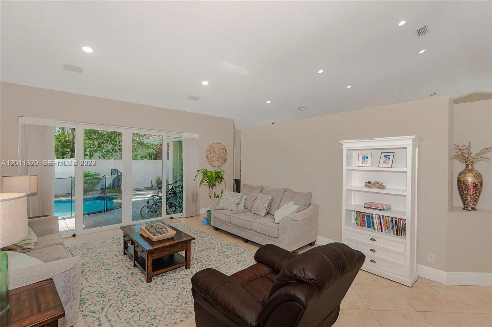 18253 NW 15th Ln, Pembroke Pines FL 33029