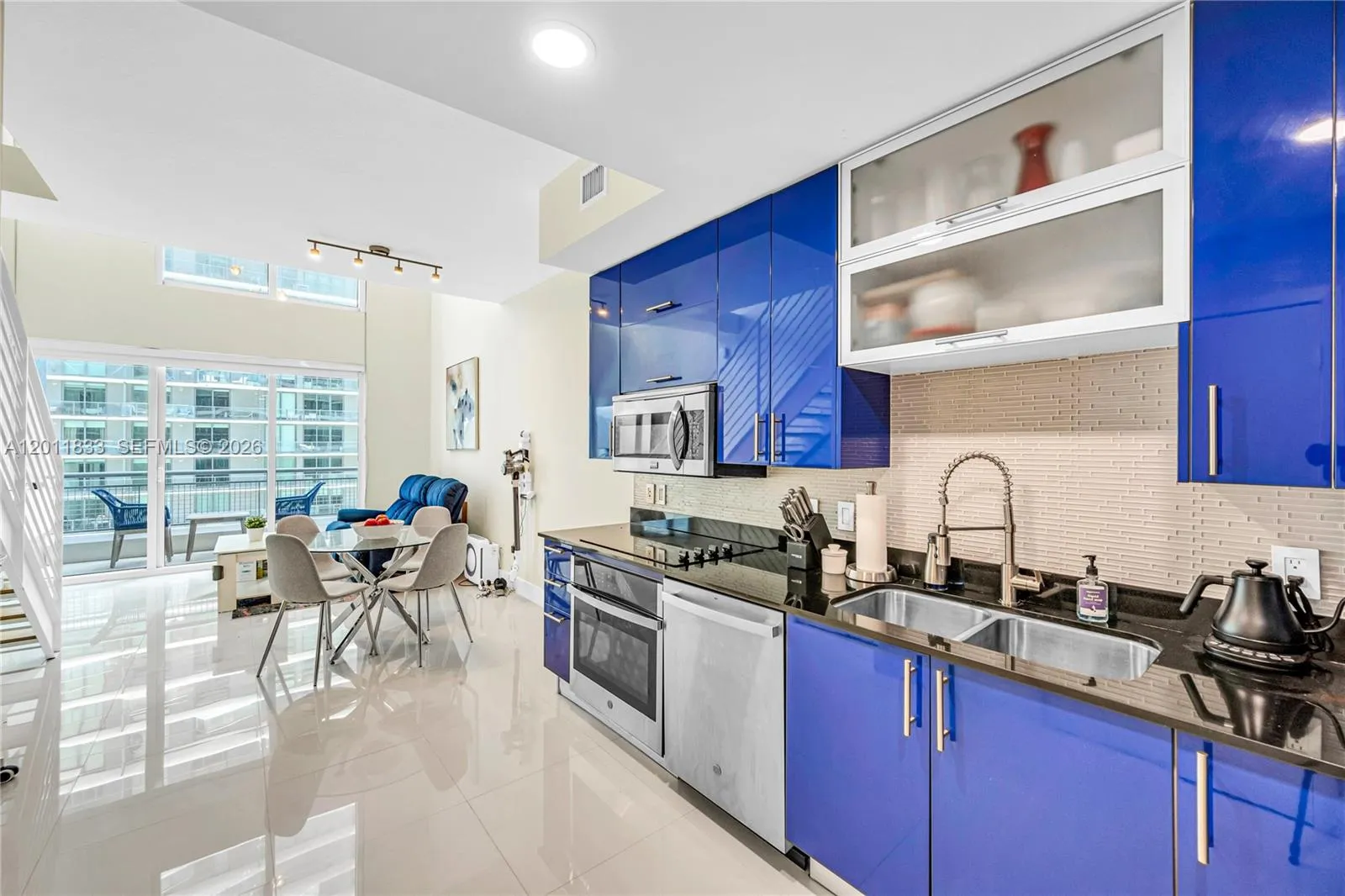 60 SW 13th St # 2014, Miami FL 33130