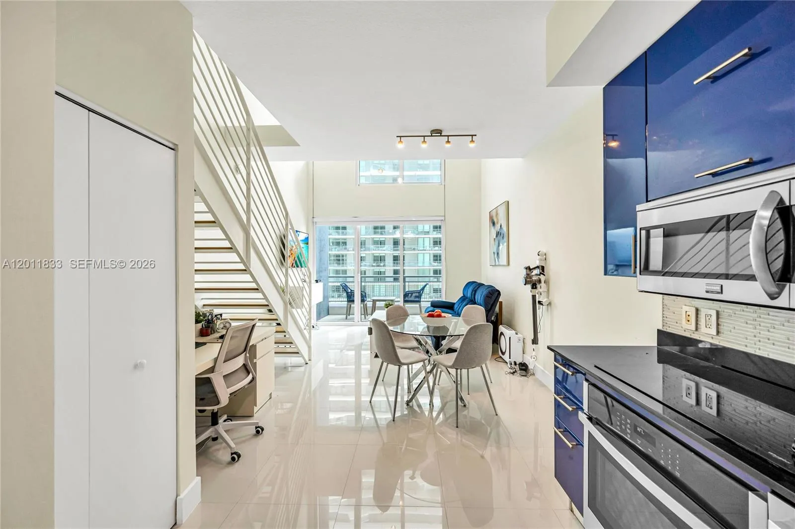 60 SW 13th St # 2014, Miami FL 33130