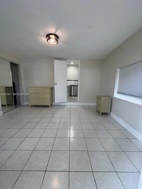 1617 NW 8th St # B, Miami FL 33125