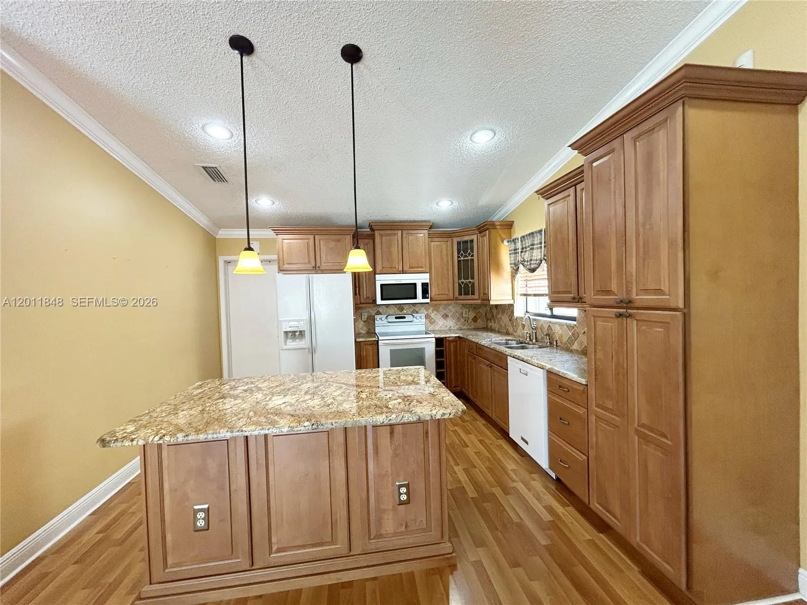 13931 SW 156th Ter, Miami FL 33177