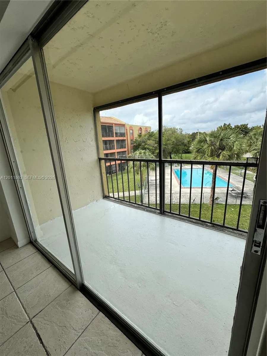 9405 W Flagler St # 302D, Miami FL 33174