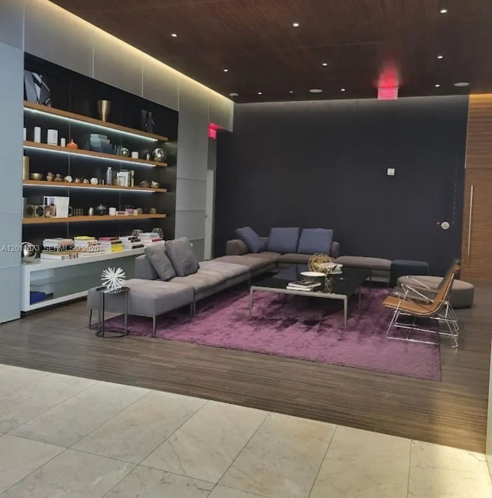 88 SW 7 # 2112, Miami FL 33130
