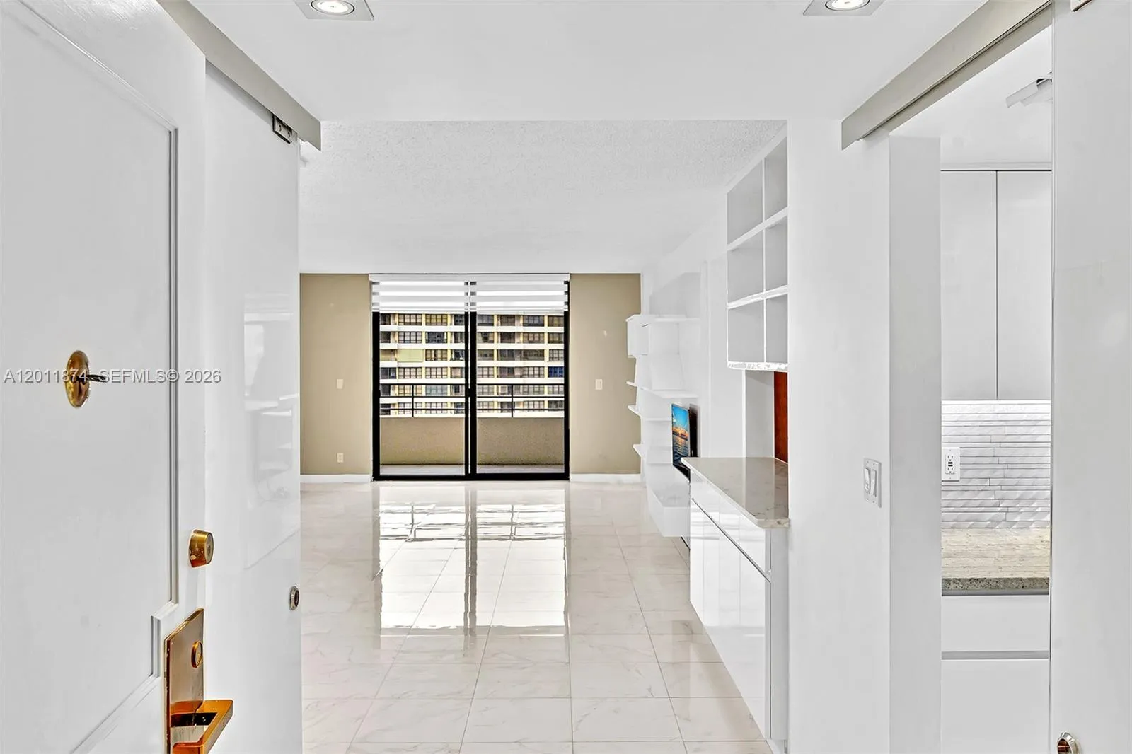 2500 Parkview Dr # 1219, Hallandale Beach FL 33009
