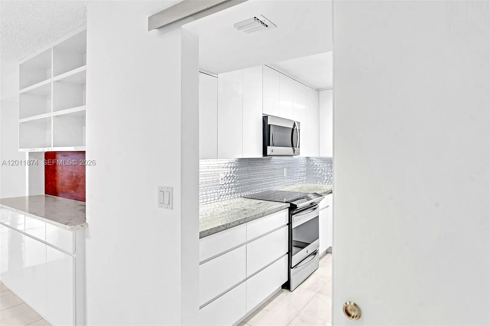 2500 Parkview Dr # 1219, Hallandale Beach FL 33009