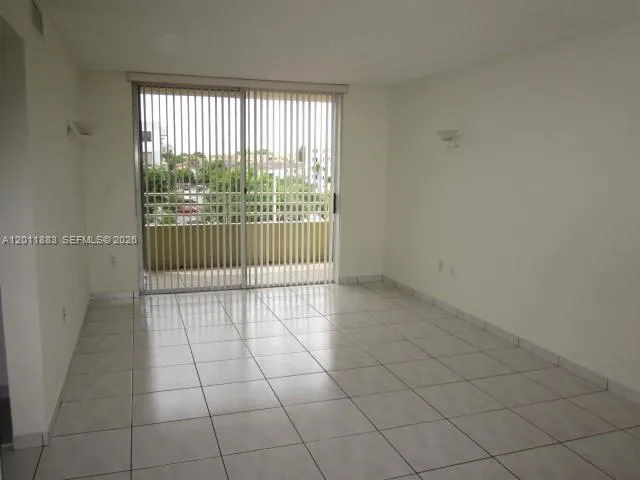 8201 NW 8th St # 414, Miami FL 33126