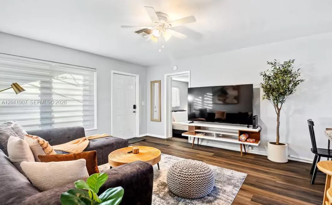 2117 Longwood Rd, West Palm Beach FL 33409